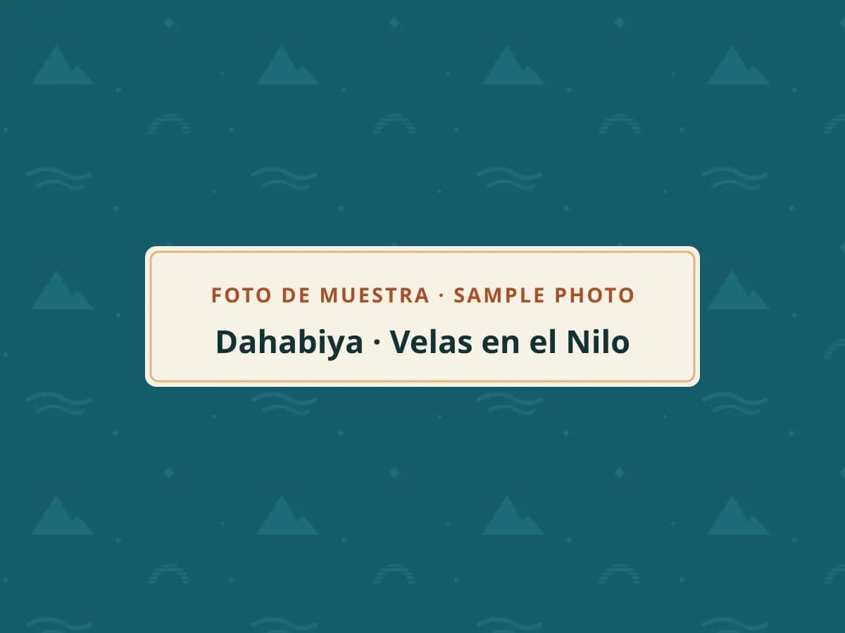 Foto de muestra: dahabiya navegando por el Nilo